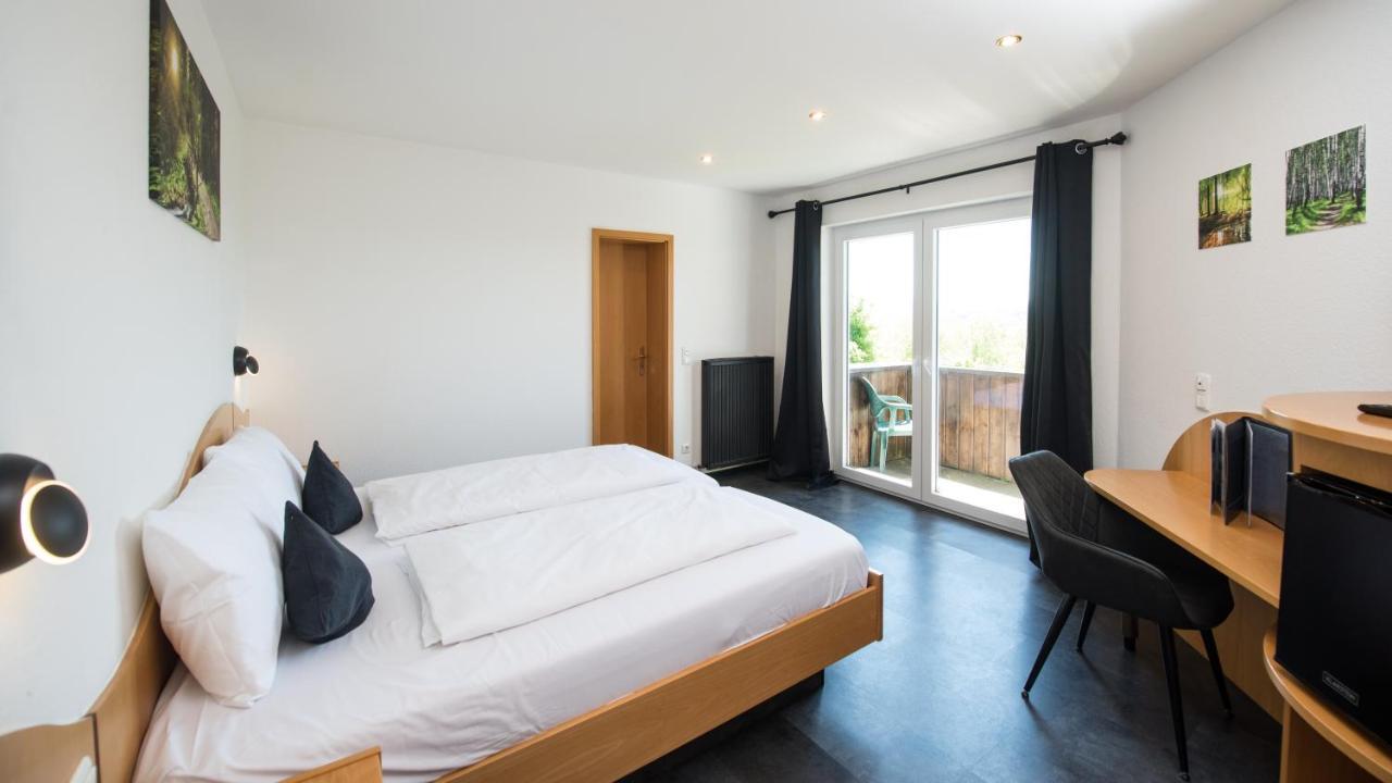 Kristall Hotel 3*